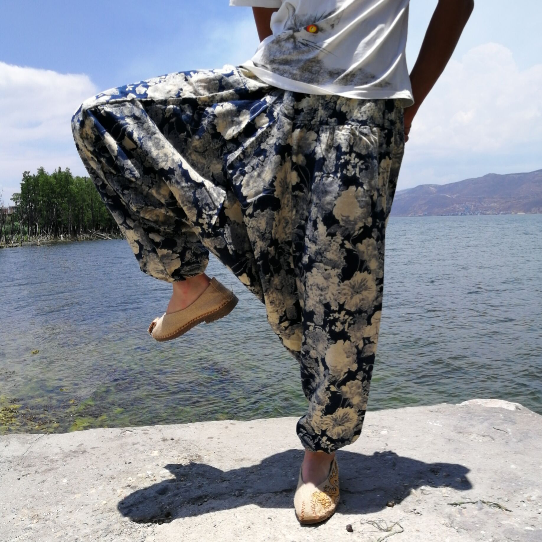 Pantalon Sarouel Thaïlandais — 20 Motifs Authentiques — Taille Unique